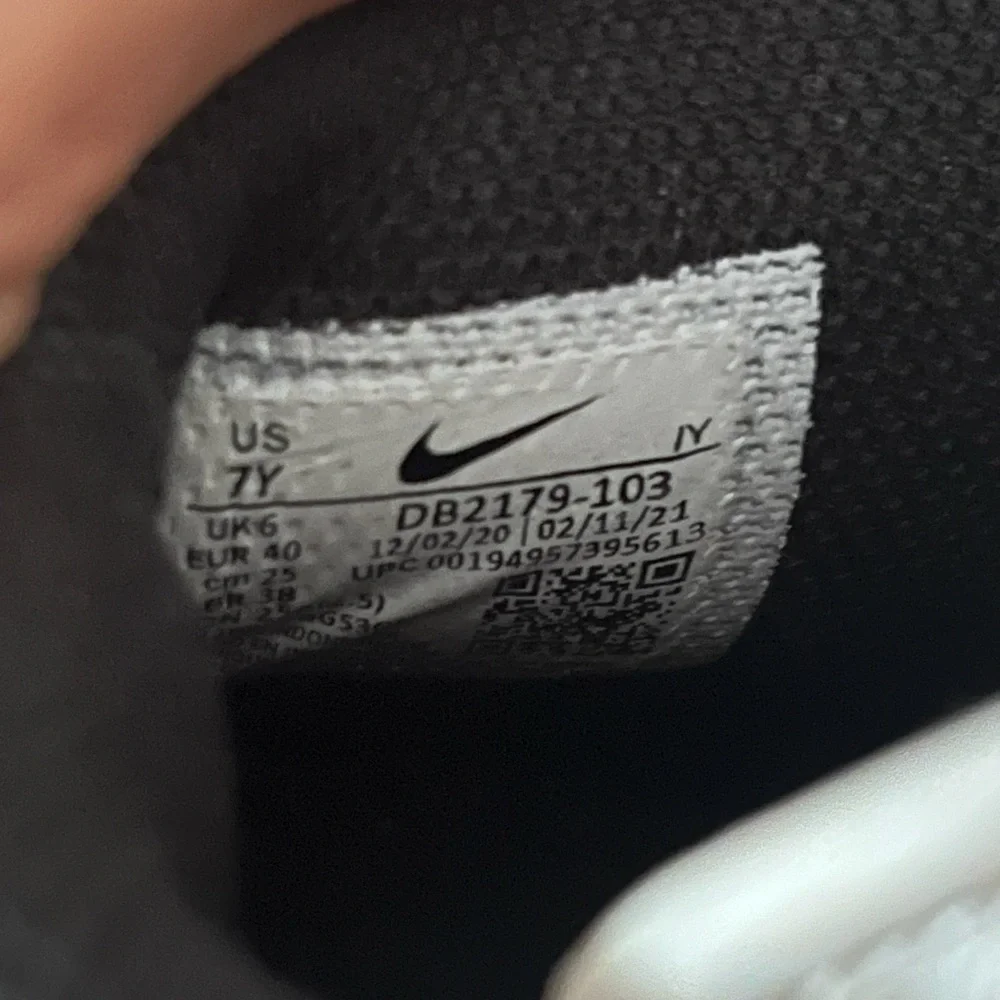 Nike Dunk High Panda (GS) (2021) - Picture 3 of 5